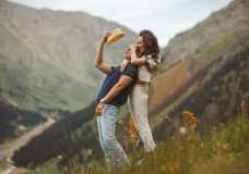 Өзгенің өмірі - бөтен үйдің терезесі іспетті