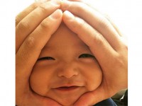 Жапон елінде күлкілі флешмоб орын алуда.