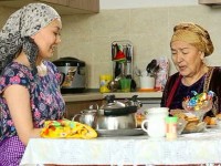 Бәле іздеп отырады