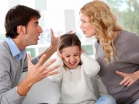 Ата-ана ажырасқанын балаға қалай түсіндірсе болады?