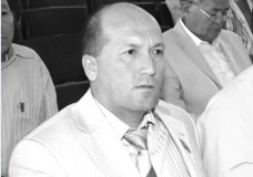 Депутат Әбішев қателікті қалтасынан түзетті