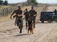 Шекарашылардың туысқандары марқұмдардың мәйітіне зар болып отыр