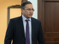 Асқар Мырзахметов. Кім?