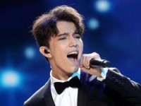 «Қуыршақ Димаш»