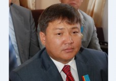 Ұласбек Сәдібеков: Биліктің нанын жеп биліктің партиясына өтпеген шенеуніктер бар