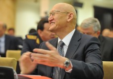 Құй сен, құй сенбе! Қаржы министрінің былтырғы табысы 10 863 000 теңге