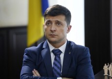 Украинадағы президент сайлауында шоумен Зеленский жеңіске жетуі мүмкін