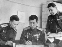 Ұлықпан Бәшен: «Өзбектерге Сабыр Рақымовтың өзі емес, атағы қажет болды»