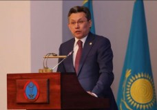 Елорда әкімі қарамағындағы шенеуніктердің ұялы телефон нөмірлерін сайтта жариялатқызды