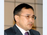 Асқар Мырзахметов елмен еркін сөйлескісі келген еді