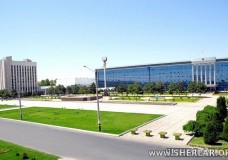 Өзбек жазушысы астананы Жизахқа ауыстыруды ұсынды