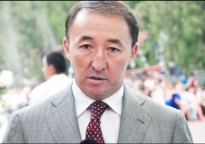 Қайрат Молдасейітов 16 отбасыға үй сыйлады