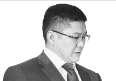 Айтаханов ай қарап жүр ме?