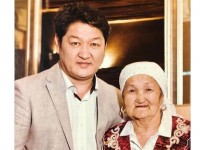 Жеңіс Сейдоллаұлының анасы өмірден озды