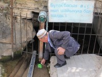 Әулие аралап, оларға табыну дұрыс па?