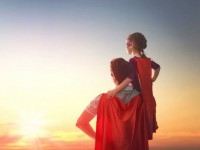 Неге қыздар әкесіне жақын?