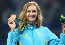 Ильин, Сәпиев, Рыпакова... Көзі тірі чемпиондардың есімін нысандарға беру дұрыс па?