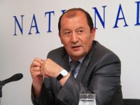 Ислам Әбішев 30 жылдан бергі досы екеуі дауласуда
