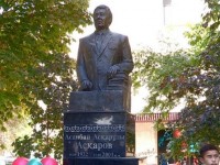 Асанбай Асқаровтың ескерткіші ашылды