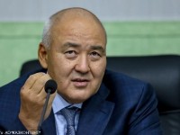 Шөкеевті аяқтан шалу кімге керек?