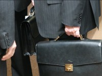 Шетелге қашқан қазақстандық шенеуніктер