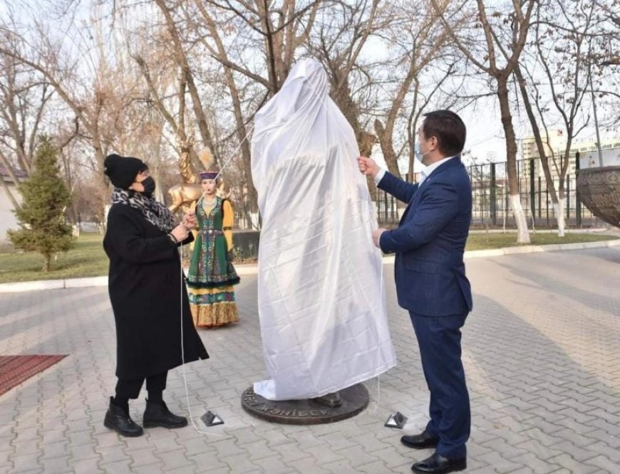 Шымкентте Өзбекәлі Жәнібековтің композициялық мүсіні орнатылды